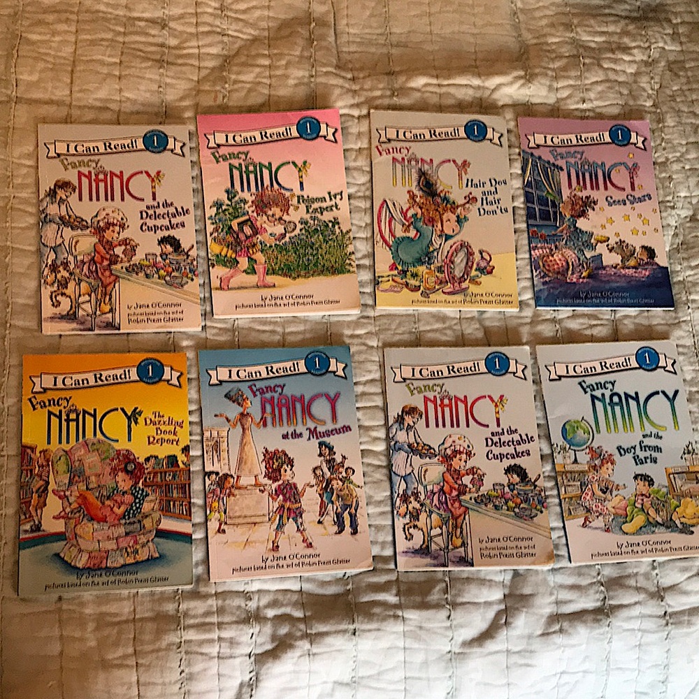 Bundle of 8 Fancy Nancy books